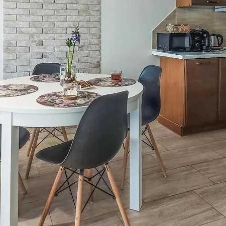 1 Bedroom Cozy In