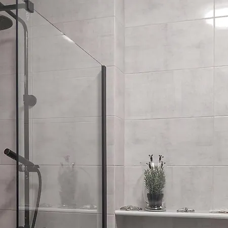 1 Bedroom Lovely In דירה